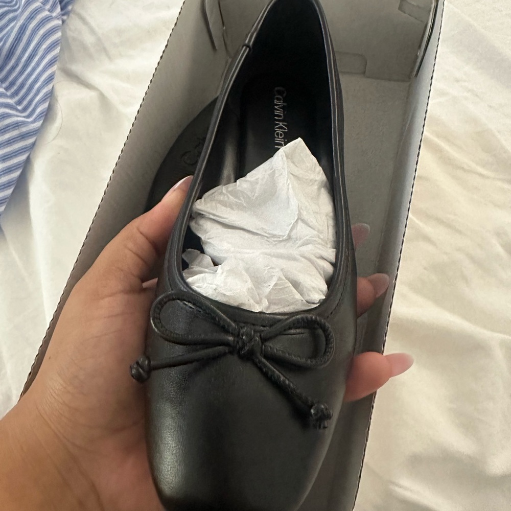 Black Ballet Flats size 7 NEW IN BOX